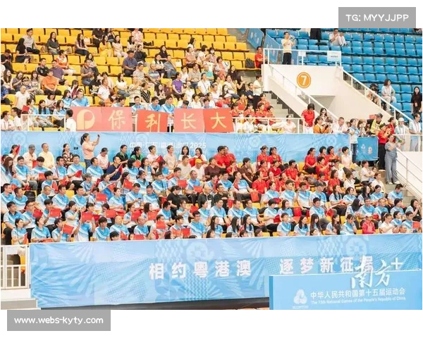 十五运会拳击冠军走进校园 传递体育精神开展公益活动 十五运会拳击冠军走进校园 传递体育精神开展公益活动